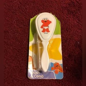SESAME STREET WORKSHOP BABY ELMO BRUSH AND COMB SET NEW IN PKG CHILDREN
